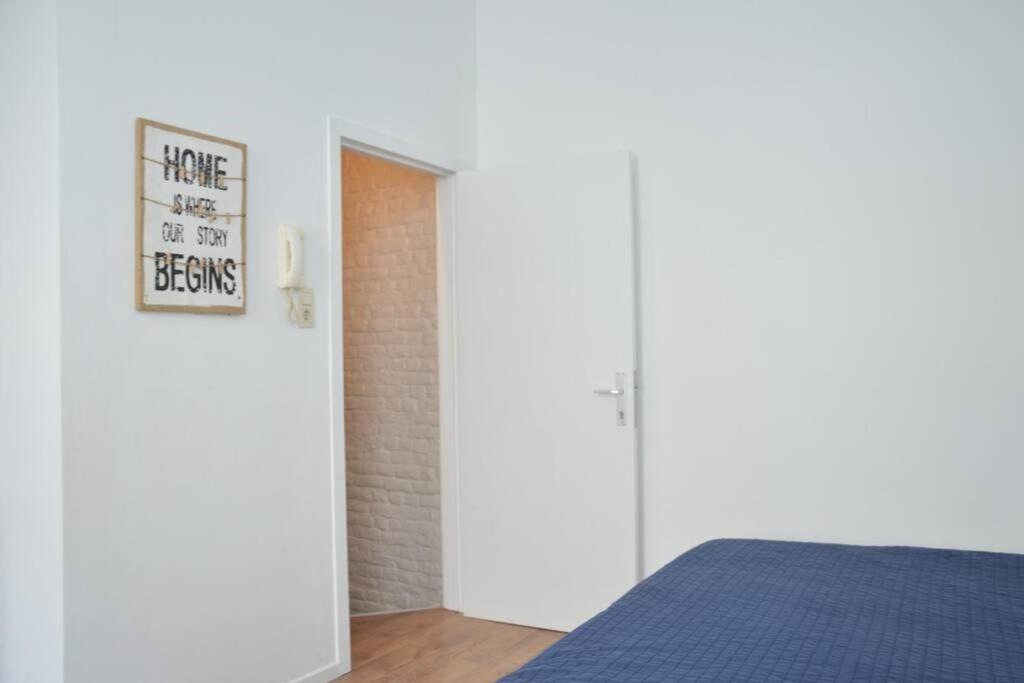 Apartamento Awesome Studio In Marolles Bruselas Exterior foto